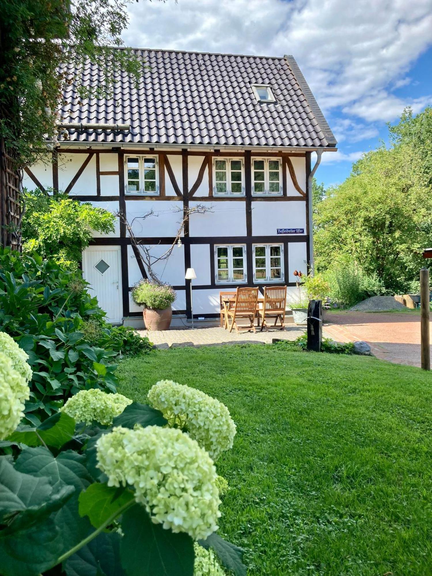 Fachwerkhaus Am Waldesrand Villa โซลิงเงน ภายนอก รูปภาพ